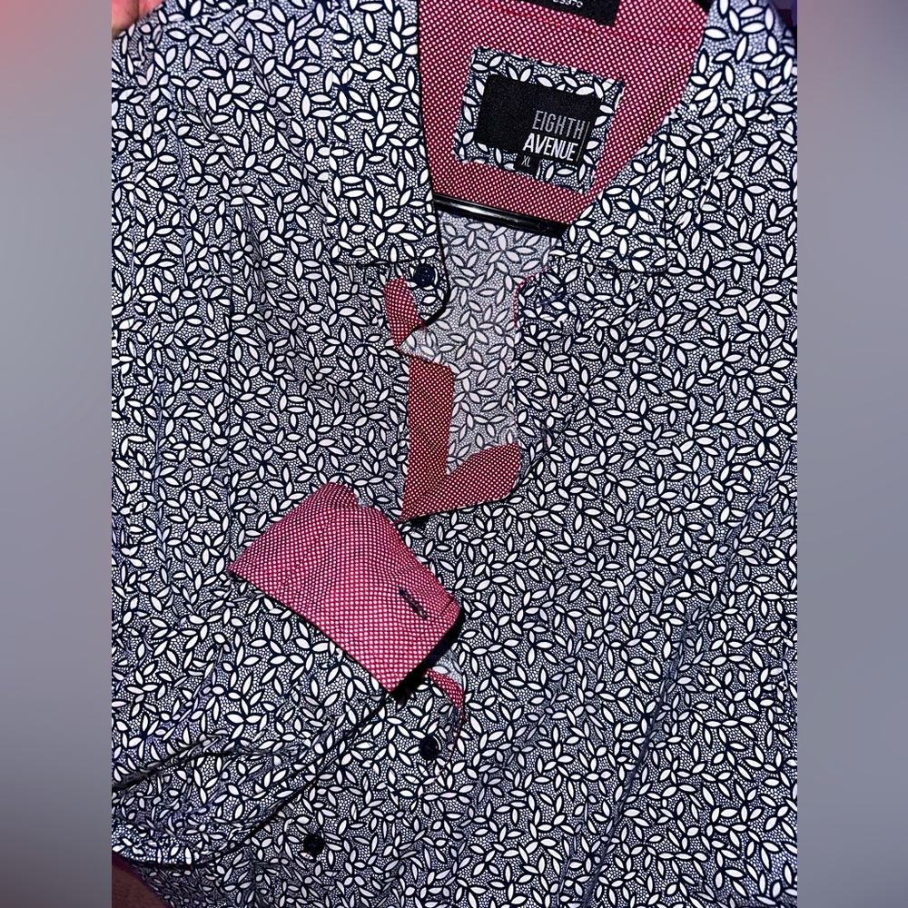 Coolest dress shirt ever! Mens XL Slim Fit, lightly worn no blemishes whatsoever